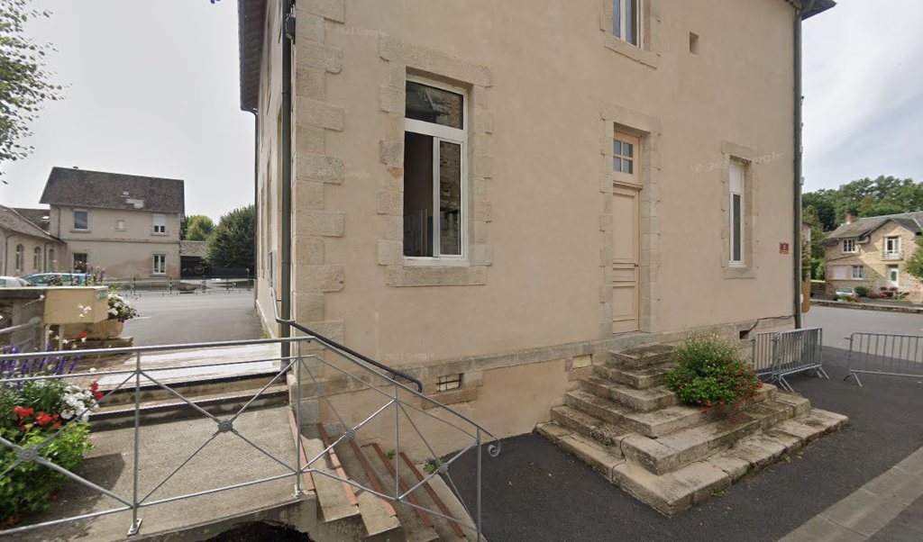 Retrouvez toutes les informations de contacts et horaires d&rsquo;ouverture pour La Poste Agence Communale ST JAL Mairie situé à St jal dans le département Corrèze (19). Pour effectuer envoyer vos colis (colissimo, chronopost, suivi colis), une gestion bancaire (banque postal, [&hellip;]