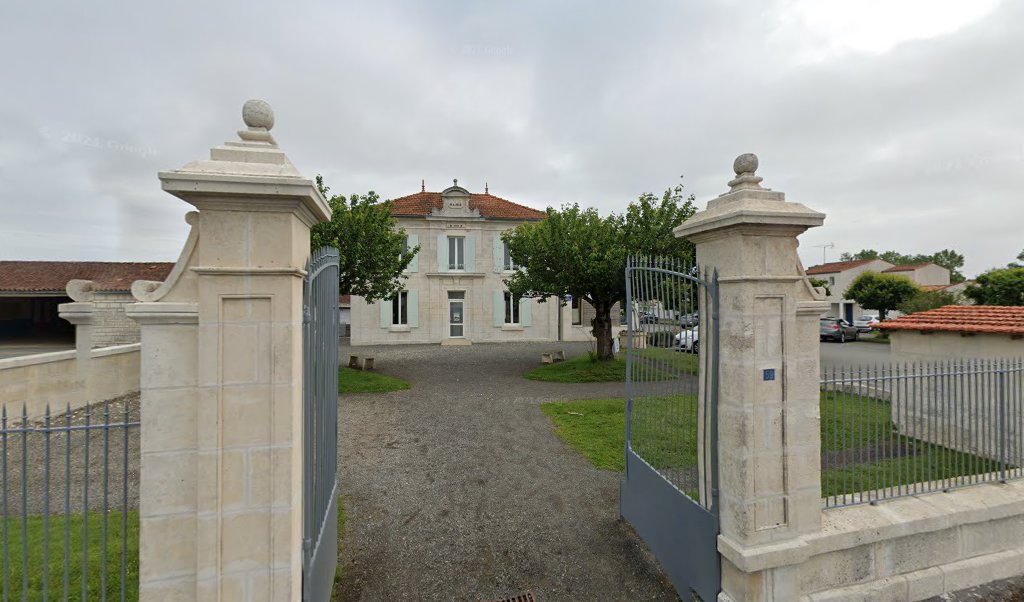 Retrouvez toutes les informations de contacts et horaires d&rsquo;ouverture pour La Poste Agence Communale ST SEVER DE SAINTONGE Mairie situé à St sever de saintonge dans le département Charente-Maritime (17). Pour effectuer envoyer vos colis (colissimo, chronopost, suivi colis), une [&hellip;]