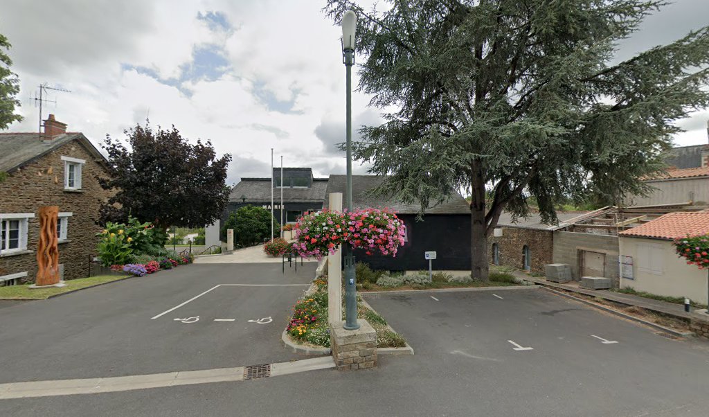 Retrouvez toutes les informations de contacts et horaires d&rsquo;ouverture pour La Poste Agence Communale OUDON MAIRIE situé à Oudon dans le département Loire-Atlantique (44). Pour effectuer envoyer vos colis (colissimo, chronopost, suivi colis), une gestion bancaire (banque postal, French Bank), [&hellip;]