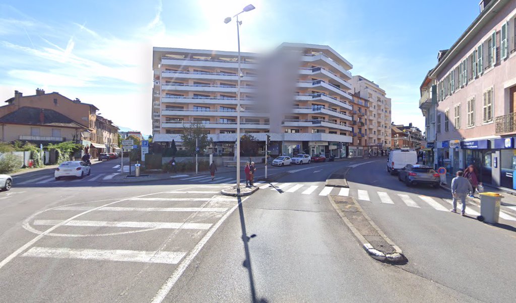 Retrouvez toutes les informations de contacts et horaires d&rsquo;ouverture pour La Poste THONON LES BAINS situé à Thonon les bains dans le département Haute-Savoie (74). Pour effectuer envoyer vos colis (colissimo, chronopost, suivi colis), une gestion bancaire (banque postal, French [&hellip;]