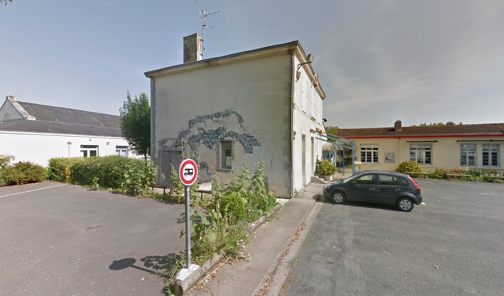 Retrouvez toutes les informations de contacts et horaires d&rsquo;ouverture pour La Poste CHAMPAGNE LES MARAIS situé à Champagne les marais dans le département Vendée (85). Pour effectuer envoyer vos colis (colissimo, chronopost, suivi colis), une gestion bancaire (banque postal, French [&hellip;]