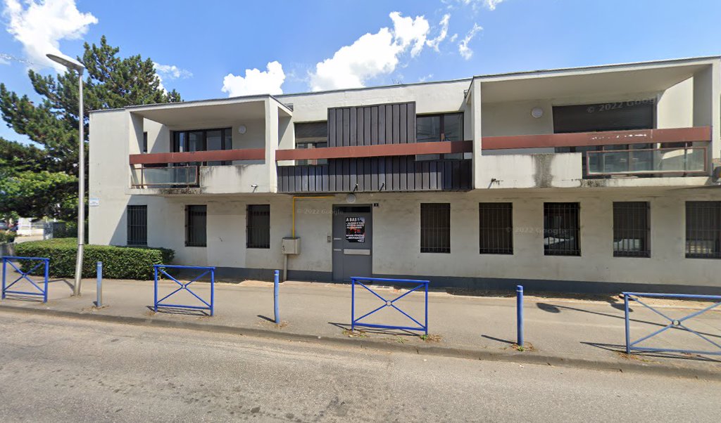 Retrouvez toutes les informations de contacts et horaires d&rsquo;ouverture pour La Poste SAINT MARTIN D HERES PRINCIPAL situé à St martin d heres dans le département Isère (38). Pour effectuer envoyer vos colis (colissimo, chronopost, suivi colis), une gestion bancaire [&hellip;]