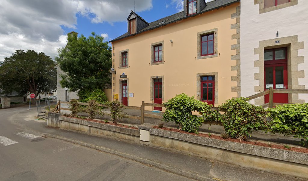 Retrouvez toutes les informations de contacts et horaires d&rsquo;ouverture pour La Poste Agence Communale ERGUE GABERIC MAIRIE situé à Ergue gaberic dans le département Finistère (29). Pour effectuer envoyer vos colis (colissimo, chronopost, suivi colis), une gestion bancaire (banque postal, [&hellip;]