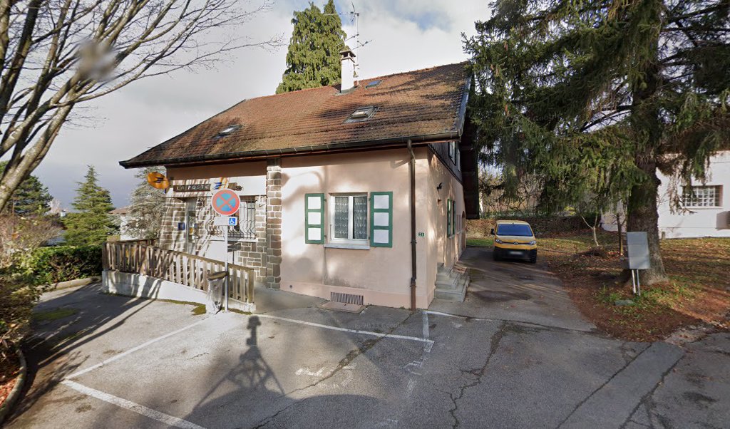 Retrouvez toutes les informations de contacts et horaires d&rsquo;ouverture pour La Poste SAINT CERGUES situé à St cergues dans le département Haute-Savoie (74). Pour effectuer envoyer vos colis (colissimo, chronopost, suivi colis), une gestion bancaire (banque postal, French Bank), votre [&hellip;]