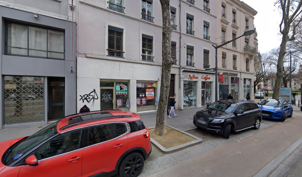 Retrouvez toutes les informations de contacts et horaires d&rsquo;ouverture pour Relais Pickup PHENIX SHOES situé à Lyon dans le département Rhône (69). Pour effectuer envoyer vos colis (colissimo, chronopost, suivi colis), une gestion bancaire (banque postal, French Bank), votre courrier [&hellip;]