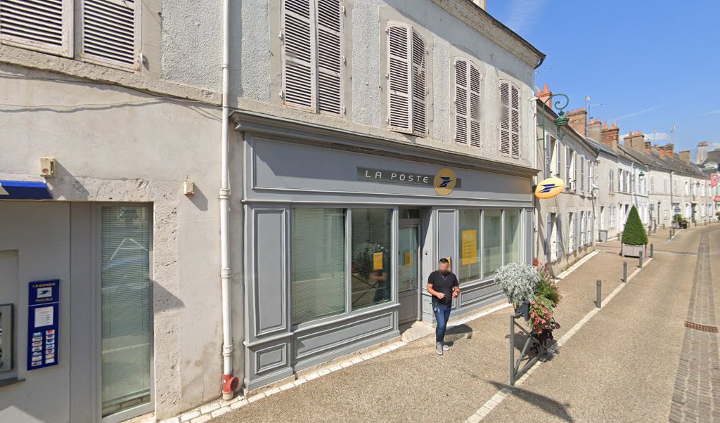 Retrouvez toutes les informations de contacts et horaires d&rsquo;ouverture pour La Poste MEUNG SUR LOIRE situé à Meung sur loire dans le département Loiret (45). Pour effectuer envoyer vos colis (colissimo, chronopost, suivi colis), une gestion bancaire (banque postal, French [&hellip;]