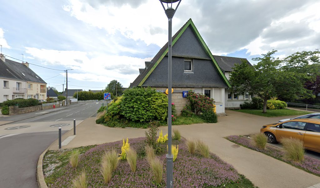 Retrouvez toutes les informations de contacts et horaires d&rsquo;ouverture pour La Poste GUIDEL situé à Guidel dans le département Morbihan (56). Pour effectuer envoyer vos colis (colissimo, chronopost, suivi colis), une gestion bancaire (banque postal, French Bank), votre courrier (suivi [&hellip;]