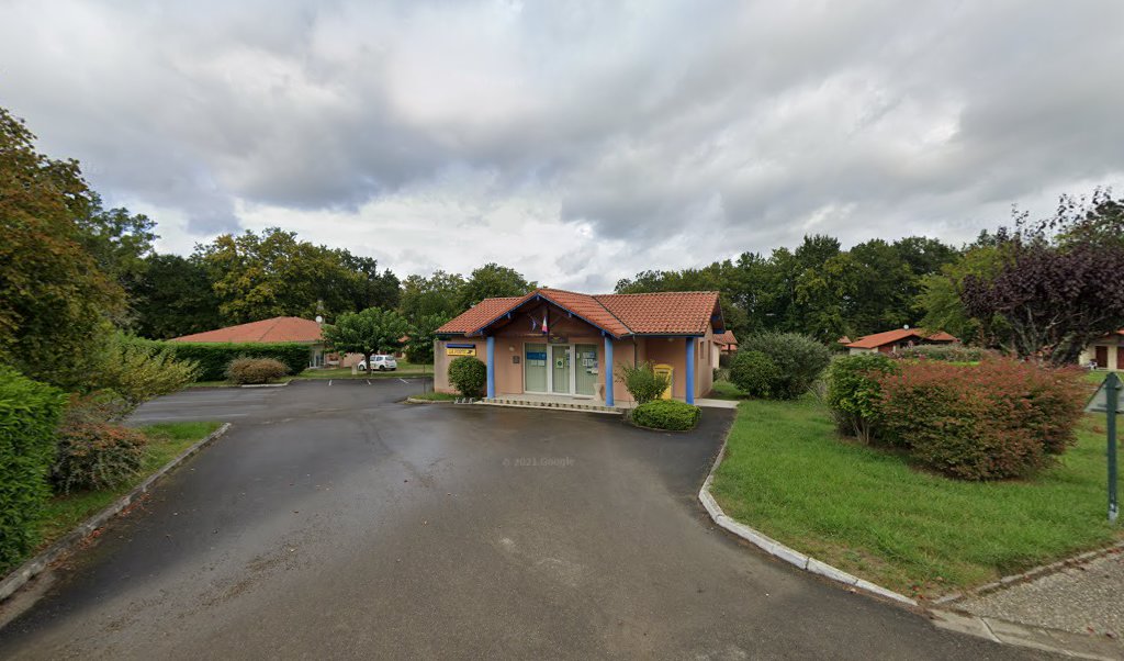 Retrouvez toutes les informations de contacts et horaires d&rsquo;ouverture pour La Poste Agence Communale POUYDESSEAUX Mairie situé à Pouydesseaux dans le département Landes (40). Pour effectuer envoyer vos colis (colissimo, chronopost, suivi colis), une gestion bancaire (banque postal, French Bank), [&hellip;]