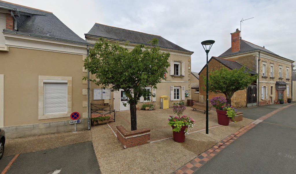 Retrouvez toutes les informations de contacts et horaires d&rsquo;ouverture pour La Poste Agence Communale LES RAIRIES Mairie situé à Les rairies dans le département Maine-et-Loire (49). Pour effectuer envoyer vos colis (colissimo, chronopost, suivi colis), une gestion bancaire (banque postal, [&hellip;]