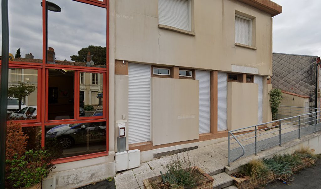 Retrouvez toutes les informations de contacts et horaires d&rsquo;ouverture pour La Poste Agence Communale SEVREMOINE Mairie situé à Sevremoine dans le département Maine-et-Loire (49). Pour effectuer envoyer vos colis (colissimo, chronopost, suivi colis), une gestion bancaire (banque postal, French Bank), [&hellip;]