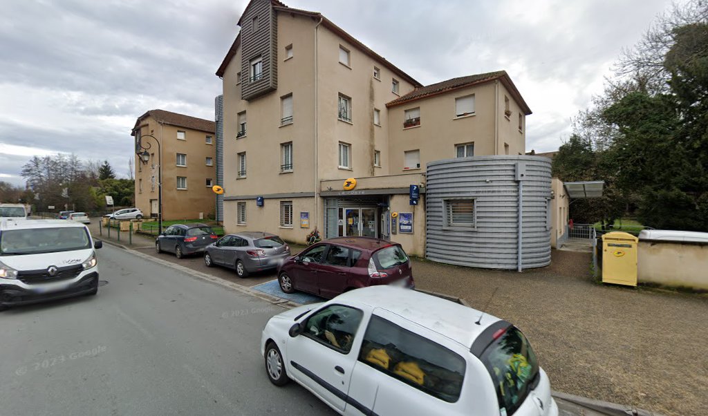 Retrouvez toutes les informations de contacts et horaires d&rsquo;ouverture pour La Poste LE BUGUE situé à Le bugue dans le département Dordogne (24). Pour effectuer envoyer vos colis (colissimo, chronopost, suivi colis), une gestion bancaire (banque postal, French Bank), votre [&hellip;]