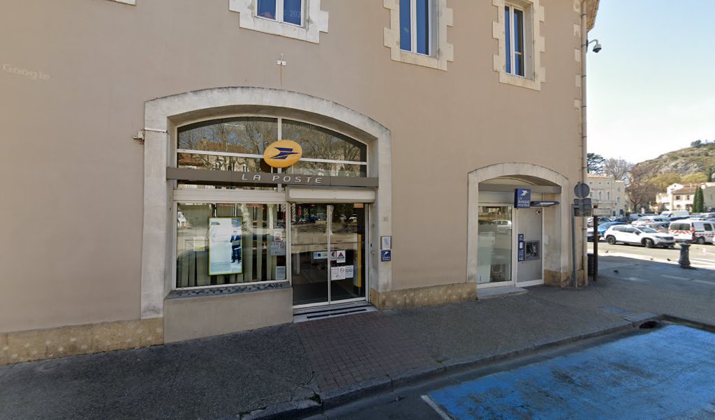 Retrouvez toutes les informations de contacts et horaires d&rsquo;ouverture pour La Poste CAVAILLON situé à Cavaillon dans le département Vaucluse (84). Pour effectuer envoyer vos colis (colissimo, chronopost, suivi colis), une gestion bancaire (banque postal, French Bank), votre courrier (suivi [&hellip;]