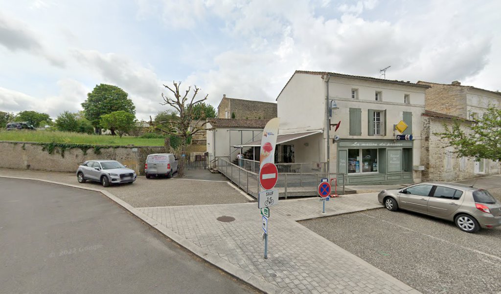 Retrouvez toutes les informations de contacts et horaires d&rsquo;ouverture pour La Poste Relais BOURG CHARENTE Buraliste situé à Bourg charente dans le département Charente (16). Pour effectuer envoyer vos colis (colissimo, chronopost, suivi colis), une gestion bancaire (banque postal, French [&hellip;]