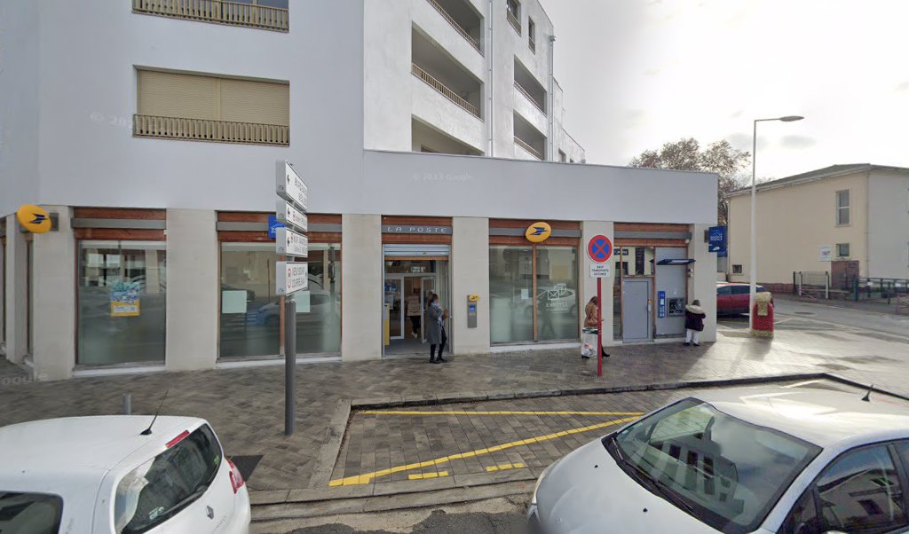 Retrouvez toutes les informations de contacts et horaires d&rsquo;ouverture pour La Poste VILLENAVE D ORNON PRINCIPAL situé à Villenave d ornon dans le département Gironde (33). Pour effectuer envoyer vos colis (colissimo, chronopost, suivi colis), une gestion bancaire (banque postal, [&hellip;]