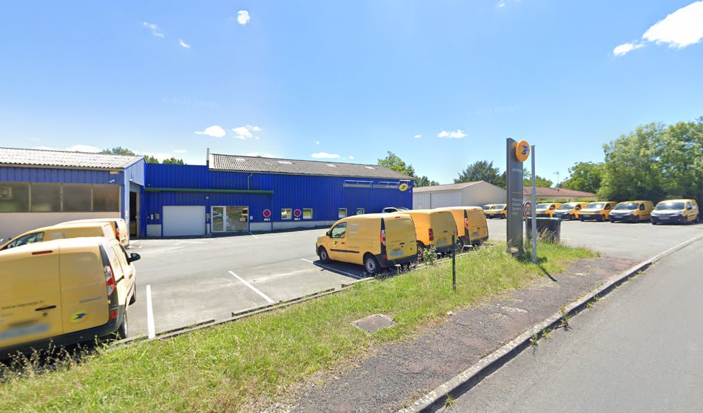 Retrouvez toutes les informations de contacts et horaires d&rsquo;ouverture pour La Poste Espace Clients Pro JONZAC PDC1 situé à Jonzac dans le département Charente-Maritime (17). Pour effectuer envoyer vos colis (colissimo, chronopost, suivi colis), une gestion bancaire (banque postal, French [&hellip;]