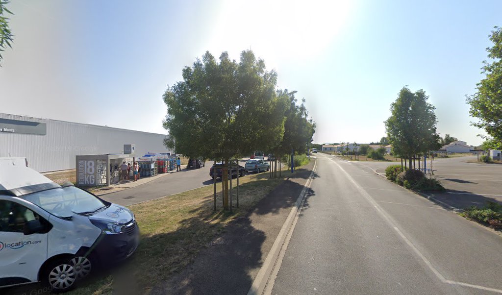 Retrouvez toutes les informations de contacts et horaires d&rsquo;ouverture pour Relais Pickup U-EXPRESS situé à Notre dame de monts dans le département Vendée (85). Pour effectuer envoyer vos colis (colissimo, chronopost, suivi colis), une gestion bancaire (banque postal, French Bank), [&hellip;]