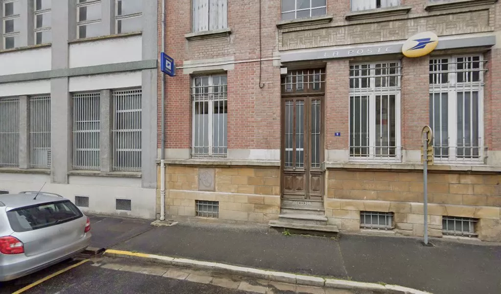 Retrouvez toutes les informations de contacts et horaires d&rsquo;ouverture pour La Poste VOUZIERS situé à Vouziers dans le département Ardennes (08). Pour effectuer envoyer vos colis (colissimo, chronopost, suivi colis), une gestion bancaire (banque postal, French Bank), votre courrier (suivi [&hellip;]