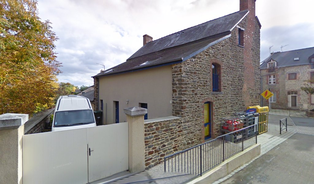 Retrouvez toutes les informations de contacts et horaires d&rsquo;ouverture pour La Poste Agence Communale ESSE Mairie situé à Esse dans le département Ille-et-Vilaine (35). Pour effectuer envoyer vos colis (colissimo, chronopost, suivi colis), une gestion bancaire (banque postal, French Bank), [&hellip;]