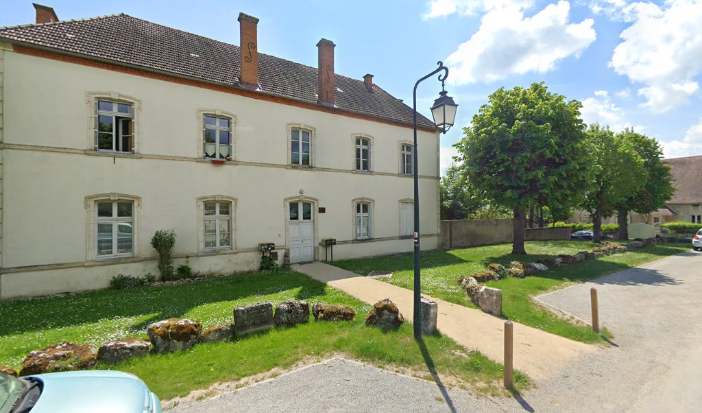 Retrouvez toutes les informations de contacts et horaires d&rsquo;ouverture pour La Poste Agence Communale CHARROUX Mairie situé à Charroux dans le département Allier (03). Pour effectuer envoyer vos colis (colissimo, chronopost, suivi colis), une gestion bancaire (banque postal, French Bank), [&hellip;]