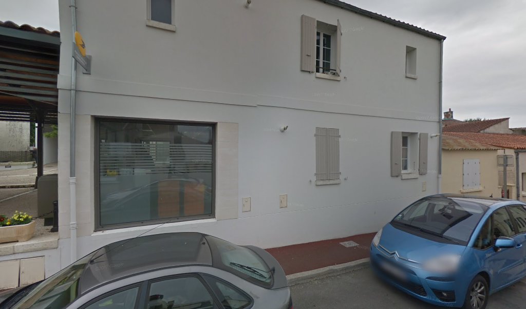 Retrouvez toutes les informations de contacts et horaires d&rsquo;ouverture pour La Poste Agence Communale L ILE D ELLE Mairie situé à L ile d elle dans le département Vendée (85). Pour effectuer envoyer vos colis (colissimo, chronopost, suivi colis), une [&hellip;]