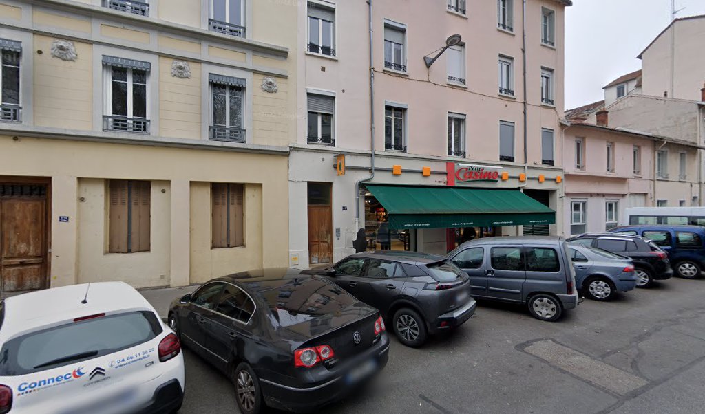 Retrouvez toutes les informations de contacts et horaires d&rsquo;ouverture pour La Poste Relais PETIT CASINO situé à Lyon dans le département Rhône (69). Pour effectuer envoyer vos colis (colissimo, chronopost, suivi colis), une gestion bancaire (banque postal, French Bank), votre [&hellip;]
