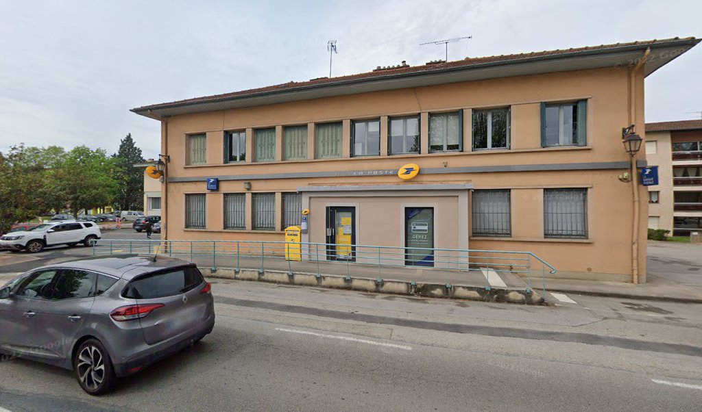 Retrouvez toutes les informations de contacts et horaires d&rsquo;ouverture pour La Poste PONT DE VEYLE situé à Pont de veyle dans le département Ain (01). Pour effectuer envoyer vos colis (colissimo, chronopost, suivi colis), une gestion bancaire (banque postal, French [&hellip;]