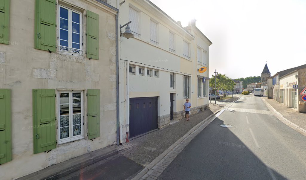 Retrouvez toutes les informations de contacts et horaires d&rsquo;ouverture pour La Poste LE GUA situé à Le gua dans le département Charente-Maritime (17). Pour effectuer envoyer vos colis (colissimo, chronopost, suivi colis), une gestion bancaire (banque postal, French Bank), votre [&hellip;]