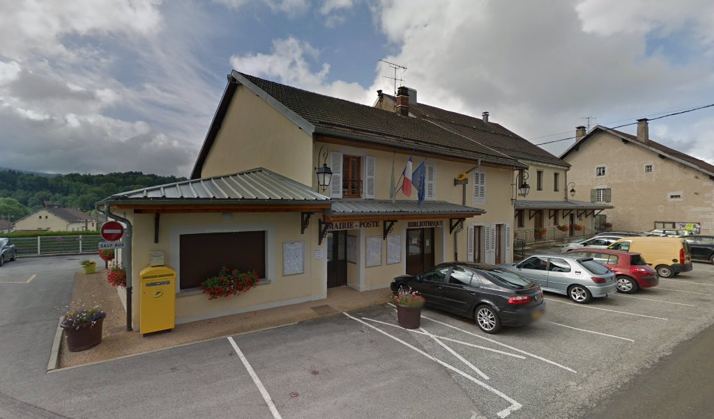 Retrouvez toutes les informations de contacts et horaires d&rsquo;ouverture pour La Poste Agence Communale BONLIEU Mairie situé à Bonlieu dans le département Jura (39). Pour effectuer envoyer vos colis (colissimo, chronopost, suivi colis), une gestion bancaire (banque postal, French Bank), [&hellip;]