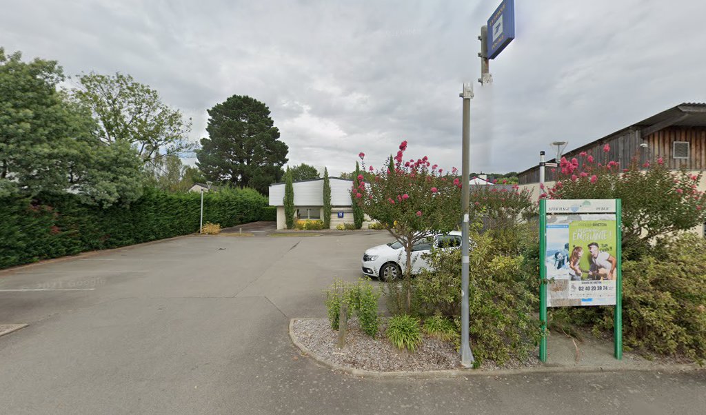 Retrouvez toutes les informations de contacts et horaires d&rsquo;ouverture pour La Poste SAINT ETIENNE DE MONT LUC situé à St etienne de montluc dans le département Loire-Atlantique (44). Pour effectuer envoyer vos colis (colissimo, chronopost, suivi colis), une gestion bancaire [&hellip;]