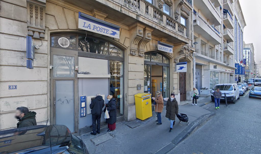 Retrouvez toutes les informations de contacts et horaires d&rsquo;ouverture pour La Poste MARSEILLE PRADO situé à Marseille dans le département Bouches-du-Rhône (13). Pour effectuer envoyer vos colis (colissimo, chronopost, suivi colis), une gestion bancaire (banque postal, French Bank), votre courrier [&hellip;]