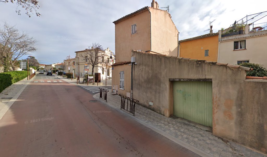 Retrouvez toutes les informations de contacts et horaires d&rsquo;ouverture pour Relais Pickup TABAC LE VERSAILLES situé à Ceyreste dans le département Bouches-du-Rhône (13). Pour effectuer envoyer vos colis (colissimo, chronopost, suivi colis), une gestion bancaire (banque postal, French Bank), votre [&hellip;]