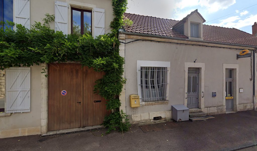 Retrouvez toutes les informations de contacts et horaires d&rsquo;ouverture pour La Poste Agence Communale MESVES SUR LOIRE Mairie situé à Mesves sur loire dans le département Nièvre (58). Pour effectuer envoyer vos colis (colissimo, chronopost, suivi colis), une gestion bancaire [&hellip;]