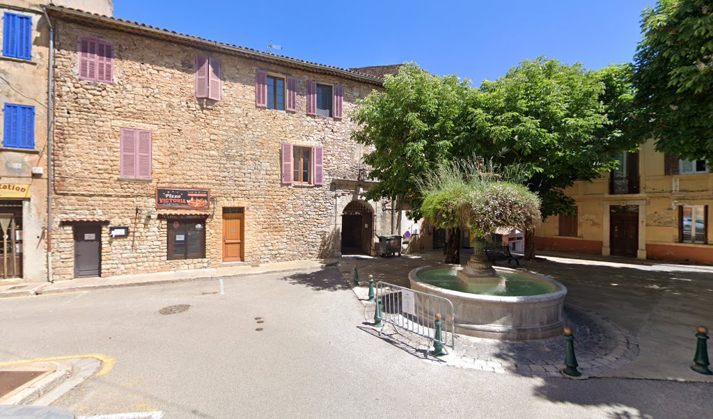 Retrouvez toutes les informations de contacts et horaires d&rsquo;ouverture pour La Poste CABASSE situé à Cabasse dans le département Var (83). Pour effectuer envoyer vos colis (colissimo, chronopost, suivi colis), une gestion bancaire (banque postal, French Bank), votre courrier (suivi [&hellip;]
