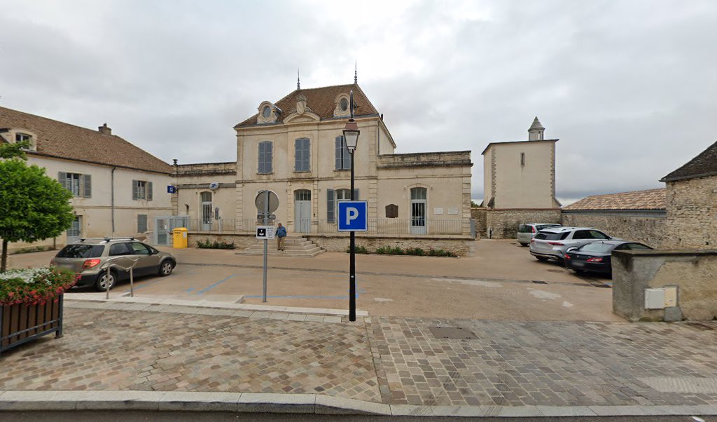 Retrouvez toutes les informations de contacts et horaires d&rsquo;ouverture pour La Poste MEURSAULT situé à Meursault dans le département Côte-d&rsquo;Or (21). Pour effectuer envoyer vos colis (colissimo, chronopost, suivi colis), une gestion bancaire (banque postal, French Bank), votre courrier (suivi [&hellip;]