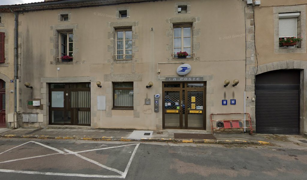 Retrouvez toutes les informations de contacts et horaires d&rsquo;ouverture pour La Poste PIEGUT PLUVIERS situé à Piegut pluviers dans le département Dordogne (24). Pour effectuer envoyer vos colis (colissimo, chronopost, suivi colis), une gestion bancaire (banque postal, French Bank), votre [&hellip;]