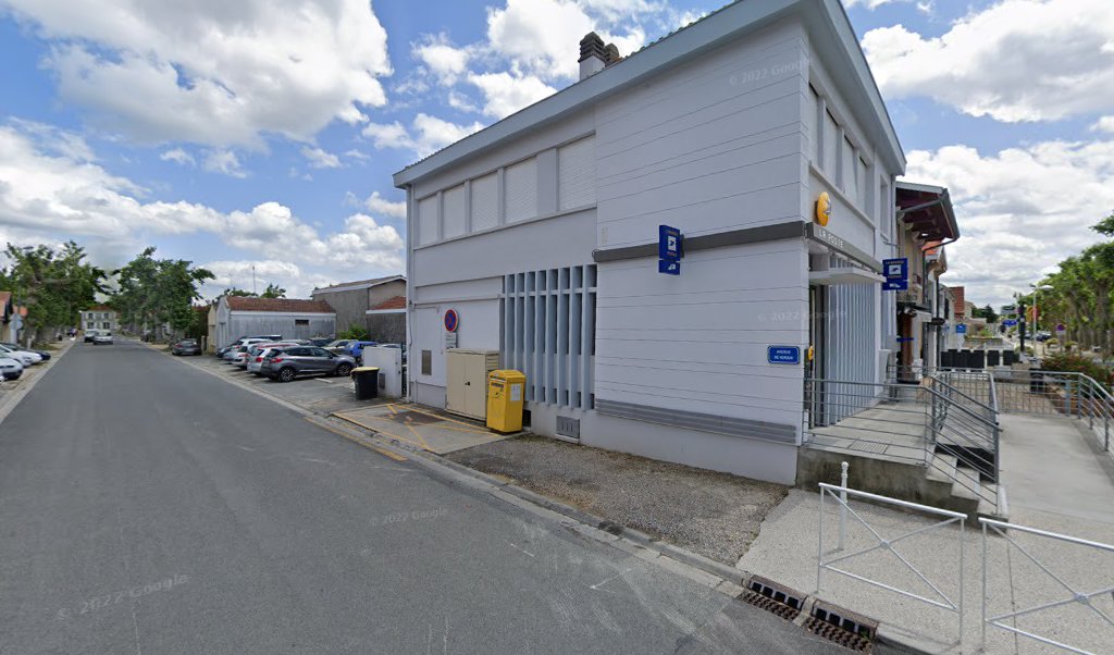 Retrouvez toutes les informations de contacts et horaires d&rsquo;ouverture pour La Poste AUDENGE situé à Audenge dans le département Gironde (33). Pour effectuer envoyer vos colis (colissimo, chronopost, suivi colis), une gestion bancaire (banque postal, French Bank), votre courrier (suivi [&hellip;]