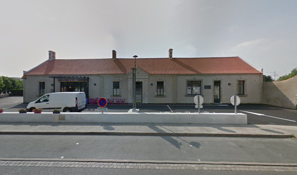 Retrouvez toutes les informations de contacts et horaires d&rsquo;ouverture pour La Poste Relais BOUIN situé à Bouin dans le département Vendée (85). Pour effectuer envoyer vos colis (colissimo, chronopost, suivi colis), une gestion bancaire (banque postal, French Bank), votre courrier [&hellip;]