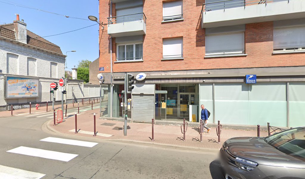 Retrouvez toutes les informations de contacts et horaires d&rsquo;ouverture pour La Poste LILLE SAINT MAURICE situé à Lille dans le département Nord (59). Pour effectuer envoyer vos colis (colissimo, chronopost, suivi colis), une gestion bancaire (banque postal, French Bank), votre [&hellip;]