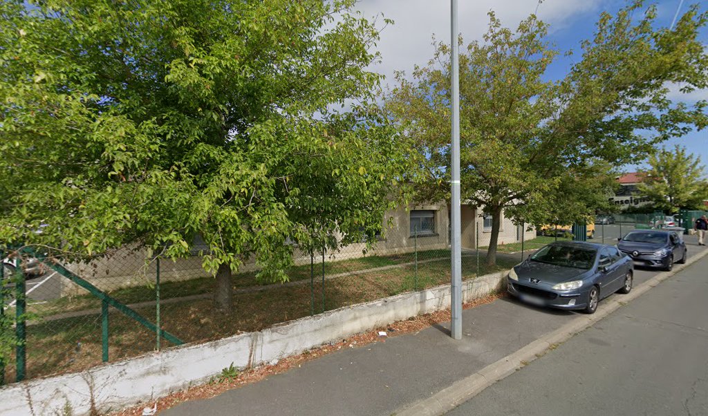Retrouvez toutes les informations de contacts et horaires d&rsquo;ouverture pour La Poste Espace Clients Pro BRUNOY PDC1 situé à Draveil dans le département Essonne (91). Pour effectuer envoyer vos colis (colissimo, chronopost, suivi colis), une gestion bancaire (banque postal, French [&hellip;]