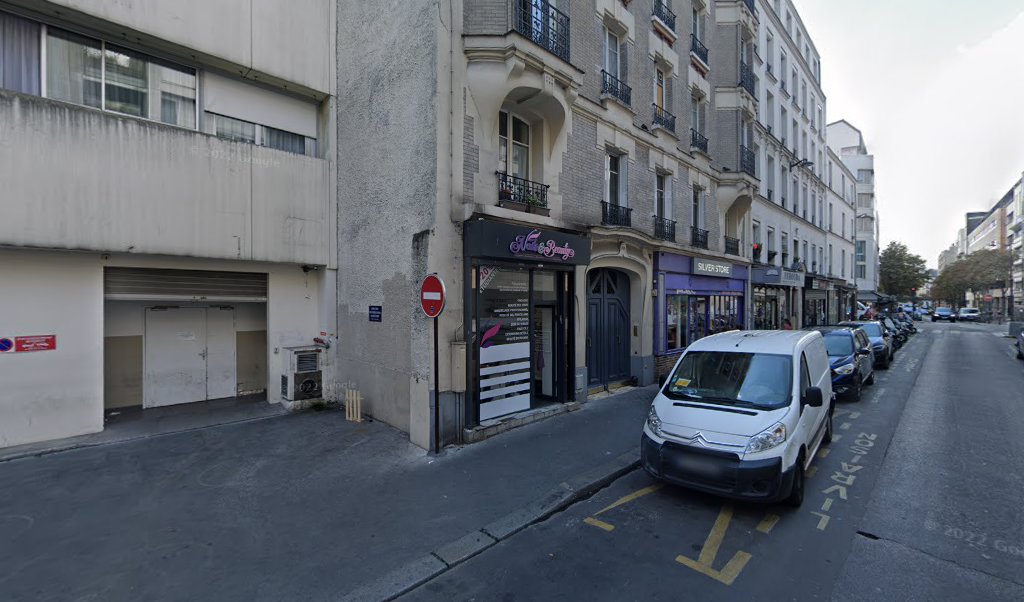 Retrouvez toutes les informations de contacts et horaires d&rsquo;ouverture pour Relais Pickup SILVER STORE situé à Paris dans le département Paris (75). Pour effectuer envoyer vos colis (colissimo, chronopost, suivi colis), une gestion bancaire (banque postal, French Bank), votre courrier [&hellip;]