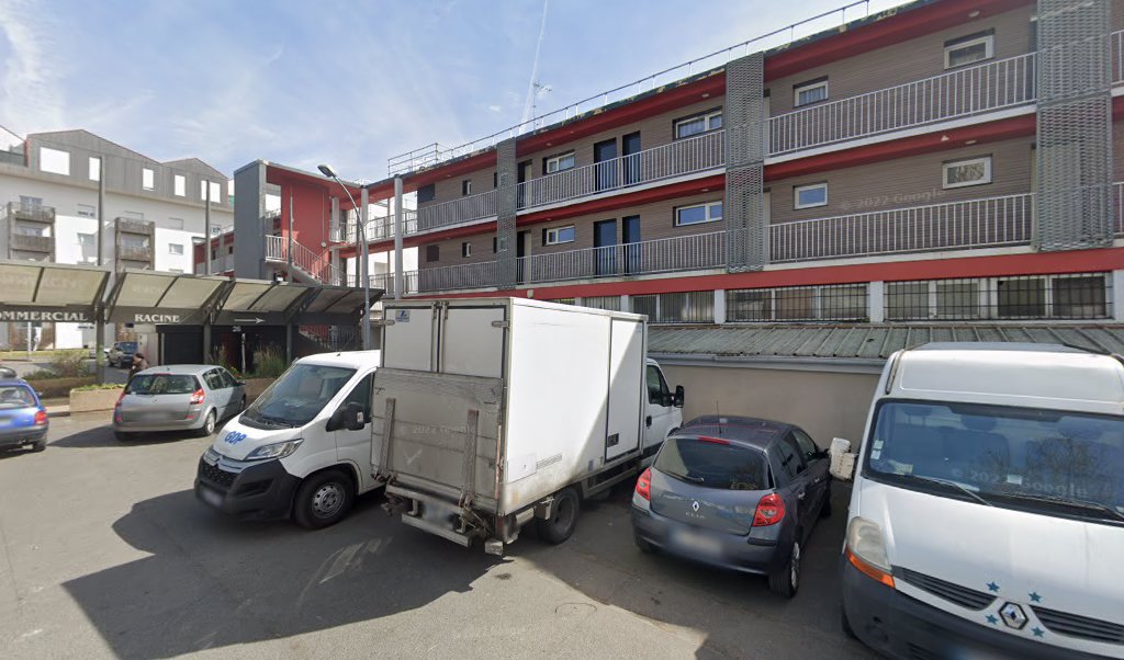 Retrouvez toutes les informations de contacts et horaires d&rsquo;ouverture pour La Poste POISSY BEAUREGARD situé à Poissy dans le département Yvelines (78). Pour effectuer envoyer vos colis (colissimo, chronopost, suivi colis), une gestion bancaire (banque postal, French Bank), votre courrier [&hellip;]