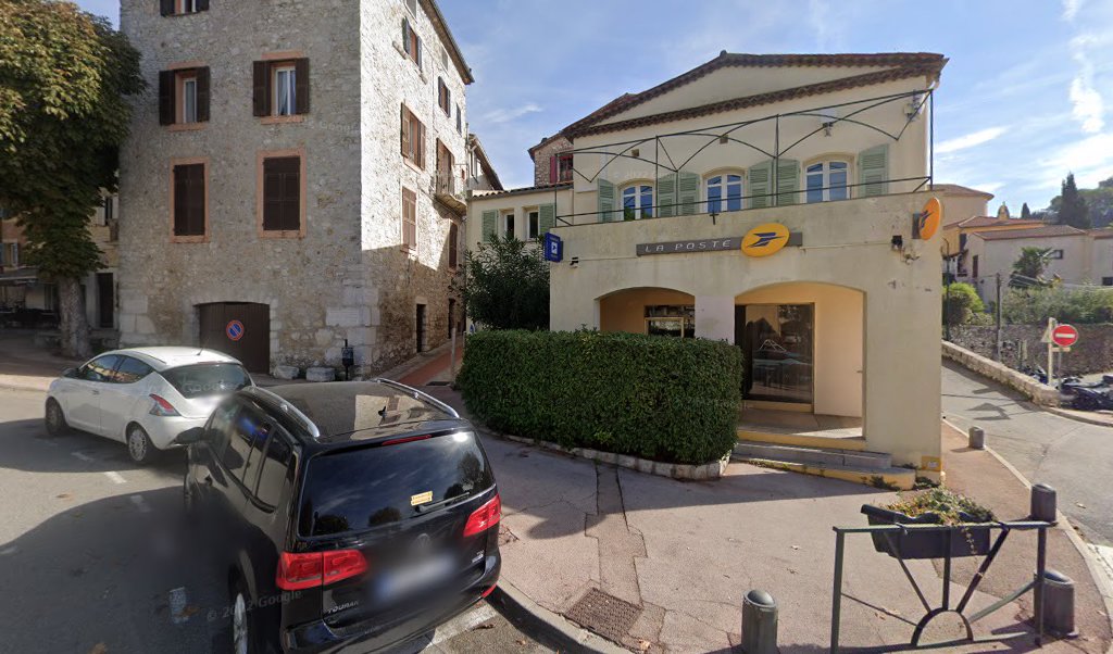 Retrouvez toutes les informations de contacts et horaires d&rsquo;ouverture pour La Poste LA TURBIE situé à La turbie dans le département Alpes-Maritimes (06). Pour effectuer envoyer vos colis (colissimo, chronopost, suivi colis), une gestion bancaire (banque postal, French Bank), votre [&hellip;]