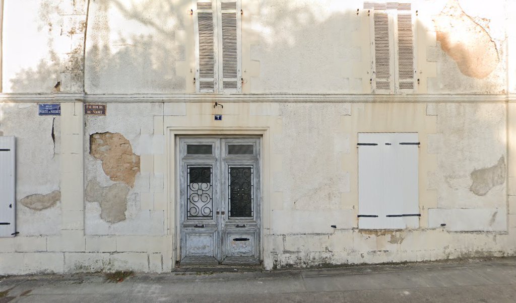 Retrouvez toutes les informations de contacts et horaires d&rsquo;ouverture pour La Poste SAINT JEAN D ANGELY situé à St jean d angely dans le département Charente-Maritime (17). Pour effectuer envoyer vos colis (colissimo, chronopost, suivi colis), une gestion bancaire (banque [&hellip;]