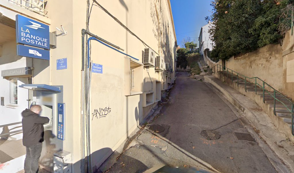 Retrouvez toutes les informations de contacts et horaires d&rsquo;ouverture pour La Poste MARSEILLE L ESTAQUE situé à Marseille dans le département Bouches-du-Rhône (13). Pour effectuer envoyer vos colis (colissimo, chronopost, suivi colis), une gestion bancaire (banque postal, French Bank), votre [&hellip;]