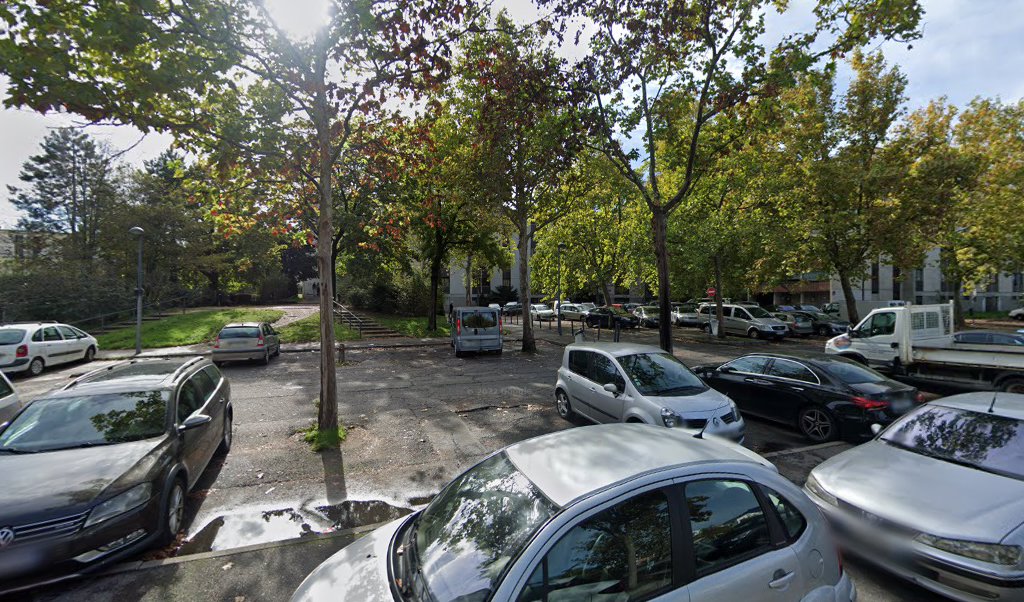 Retrouvez toutes les informations de contacts et horaires d&rsquo;ouverture pour Relais Pickup VILLAGE TELECOM situé à Grenoble dans le département Isère (38). Pour effectuer envoyer vos colis (colissimo, chronopost, suivi colis), une gestion bancaire (banque postal, French Bank), votre courrier [&hellip;]