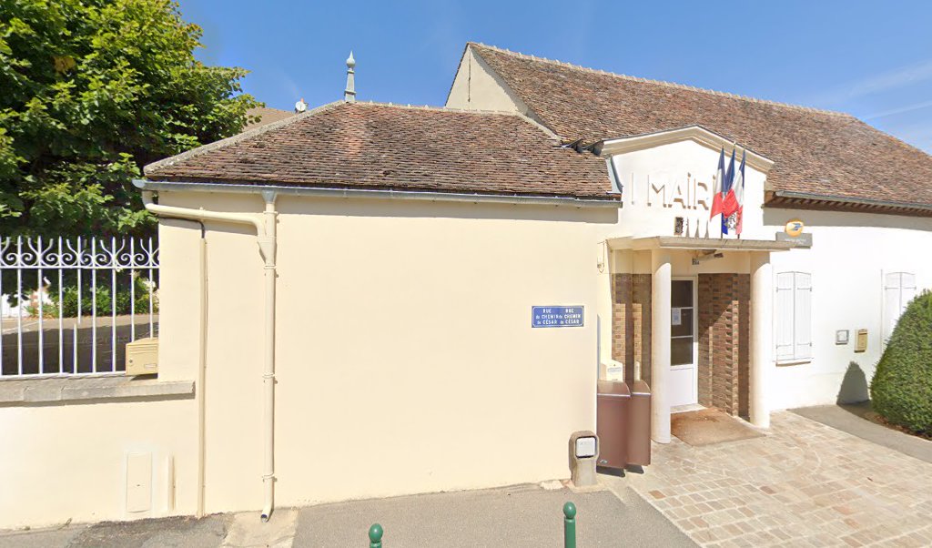 Retrouvez toutes les informations de contacts et horaires d&rsquo;ouverture pour La Poste Agence Communale JOUY Mairie situé à Jouy dans le département Yonne (89). Pour effectuer envoyer vos colis (colissimo, chronopost, suivi colis), une gestion bancaire (banque postal, French Bank), [&hellip;]