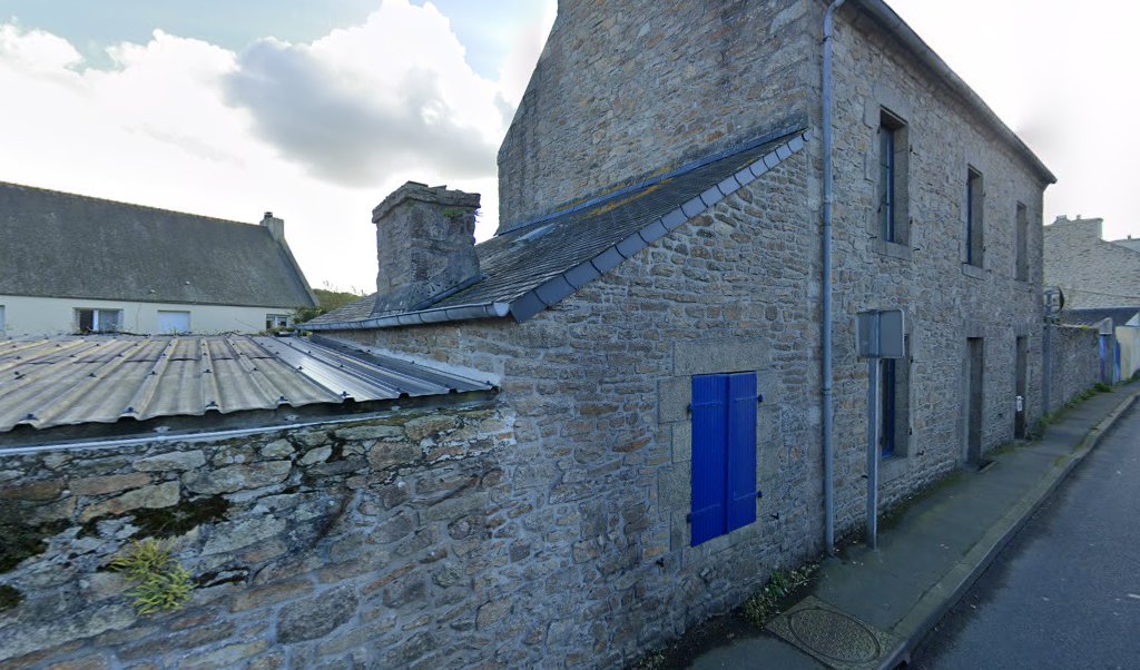 Retrouvez toutes les informations de contacts et horaires d&rsquo;ouverture pour Relais Pickup TY BAR situé à Plouguin dans le département Finistère (29). Pour effectuer envoyer vos colis (colissimo, chronopost, suivi colis), une gestion bancaire (banque postal, French Bank), votre courrier [&hellip;]