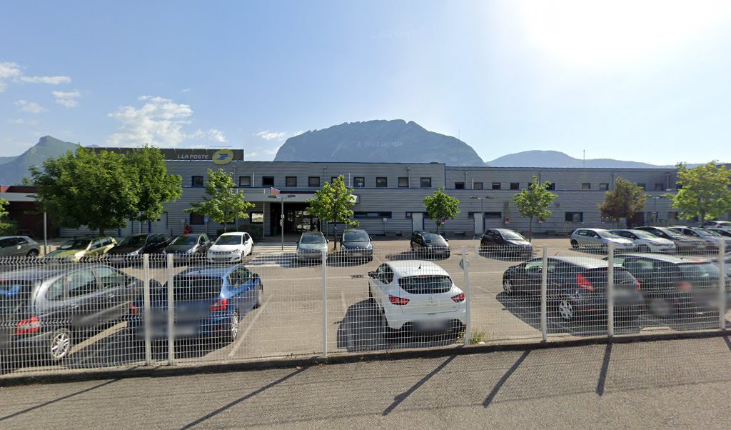 Retrouvez toutes les informations de contacts et horaires d&rsquo;ouverture pour La Poste Espace Clients Pro SASSENAGE ISERE PIC situé à Sassenage dans le département Isère (38). Pour effectuer envoyer vos colis (colissimo, chronopost, suivi colis), une gestion bancaire (banque postal, [&hellip;]