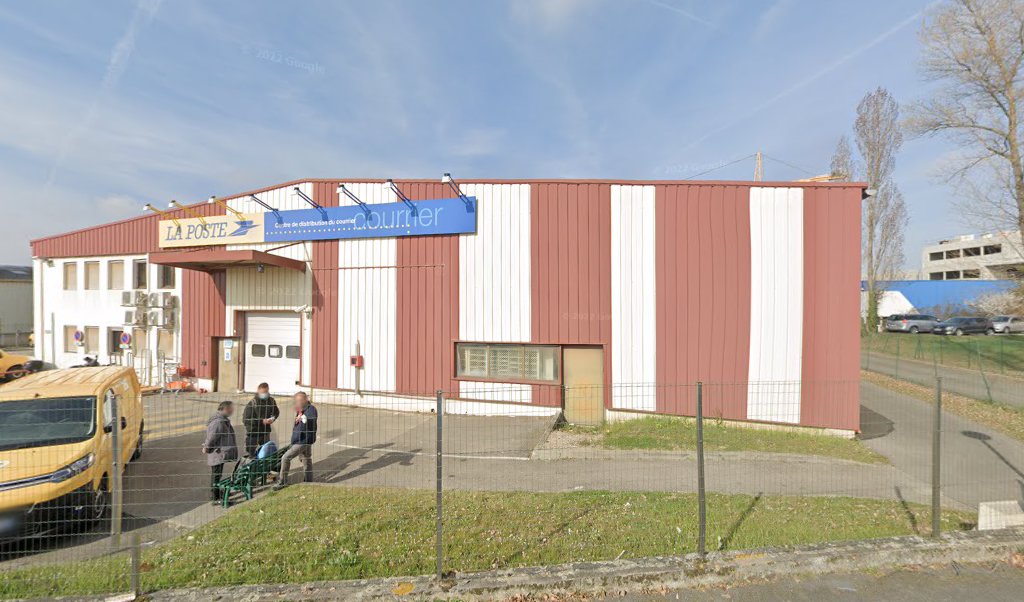 Retrouvez toutes les informations de contacts et horaires d&rsquo;ouverture pour Relais Pickup LA POSTE CARREPRO DARDILLY situé à Dardilly dans le département Rhône (69). Pour effectuer envoyer vos colis (colissimo, chronopost, suivi colis), une gestion bancaire (banque postal, French Bank), [&hellip;]