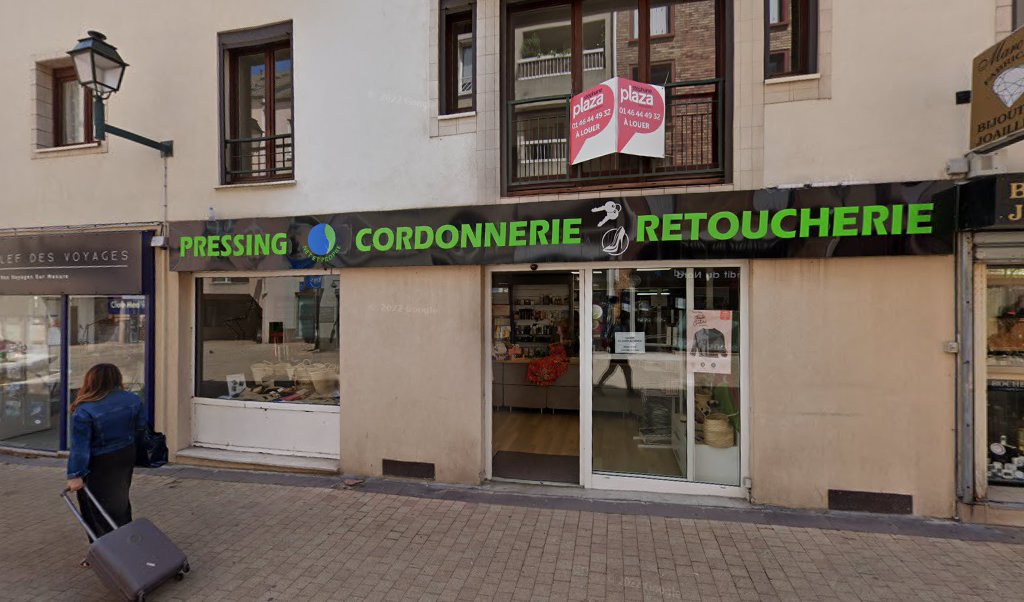 Retrouvez toutes les informations de contacts et horaires d&rsquo;ouverture pour Relais Pickup CHRISERVICE situé à Clamart dans le département Hauts-de-Seine (92). Pour effectuer envoyer vos colis (colissimo, chronopost, suivi colis), une gestion bancaire (banque postal, French Bank), votre courrier (suivi [&hellip;]